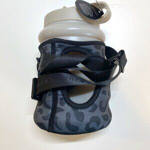 HydroJug 32oz Mini Jug Bundle with Animal Print Carrier-New With Tags